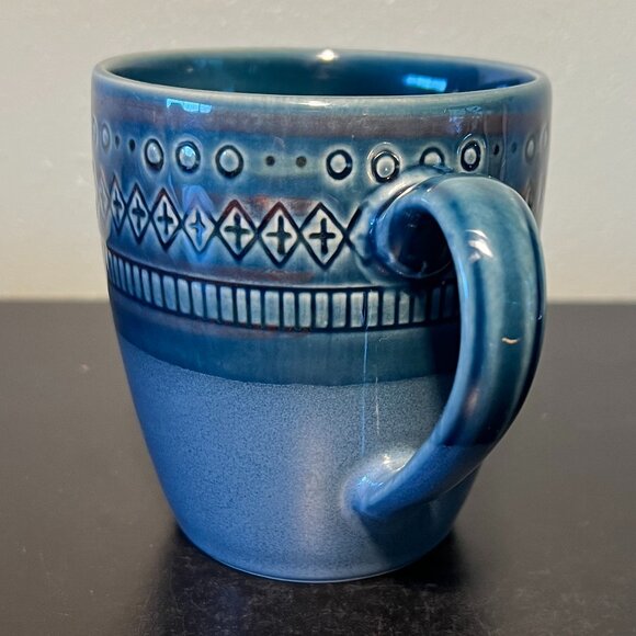 Threshold KINGSLAND Two-Toned Blue Stoneware Mug with Embossed Geometric Design - Picture 4 of 11